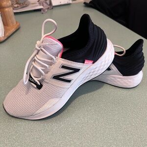 New Balance Roav Running Shoes